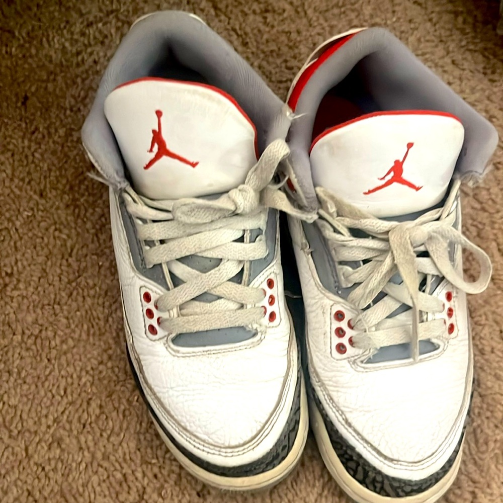 Red n white jordan